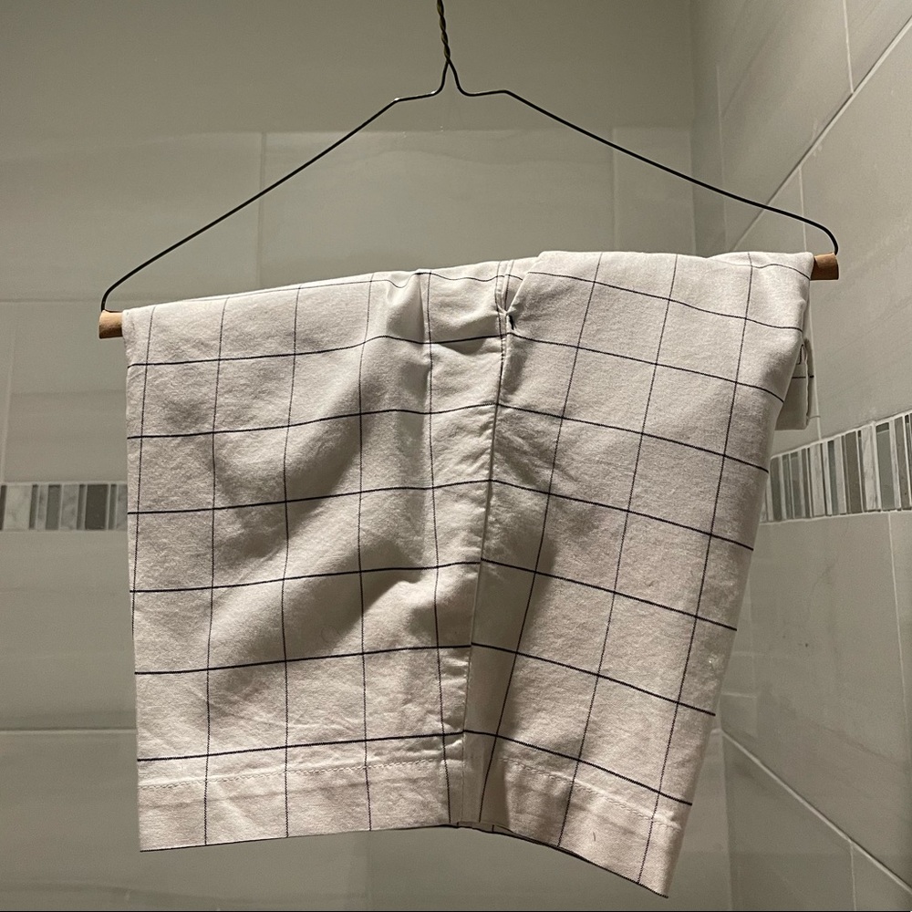 Men’s white ZARA shorts